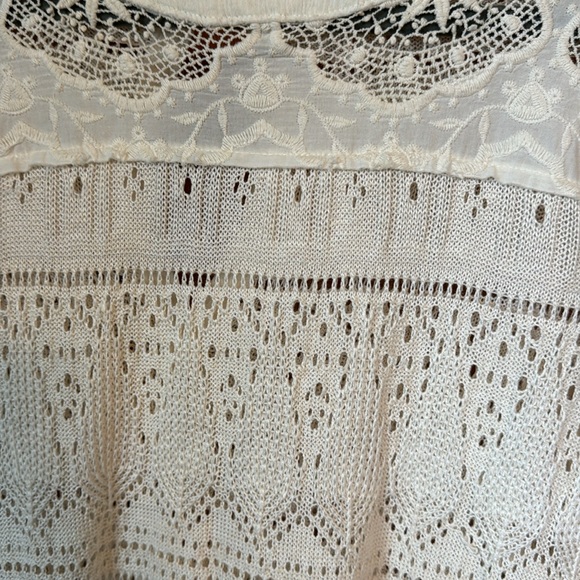 GORGEOUS- Ivory - Free People- Bell Sleeve Shirt - Picture 2 of 3